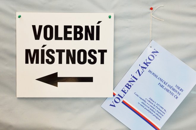 Češi žijící v cizině budou moci volit korespondenčně. Chybí už jen podpis prezidenta