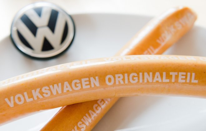 Volkswagen slaví rekordní prodej currywurstů