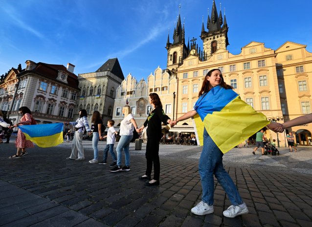 Počet obyvatel Česka je nejvyšší v historii. Covidové zemřelé více než nahradili Ukrajinci