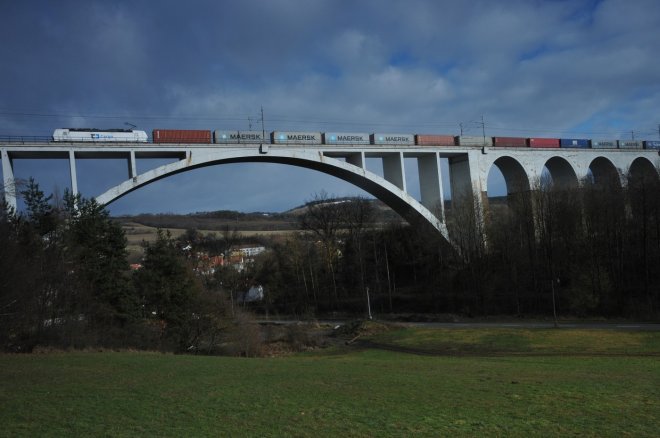 Dotace na přepravu zboží po železnici nepomohly. Silniční doprava roste