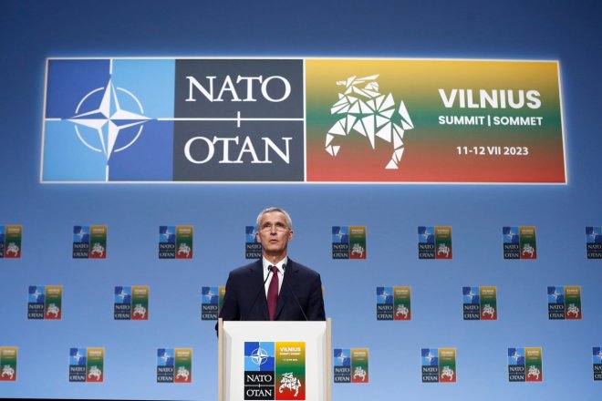 NATO kvůli Rusku přitvrdí plány na obranu. A Ukrajinu přijme rychleji, rozhodl summit aliance ve Vilniusu.