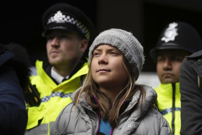 Greta v Bruselu protestovala proti dotacím na fosilní paliva. Policie ji zadržela