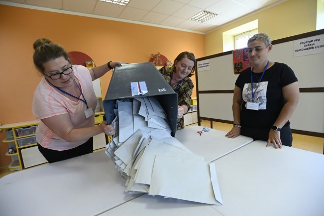 Volební účast na mnoha místech ČR přesáhla 30 procent