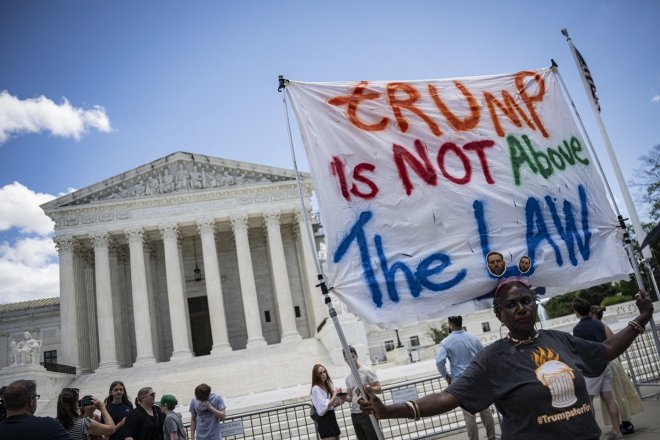 Nejvyšší soud USA dal Trumpovi a budoucím prezidentům volnou ruku