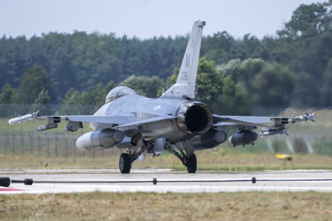 Stíhačky F-16