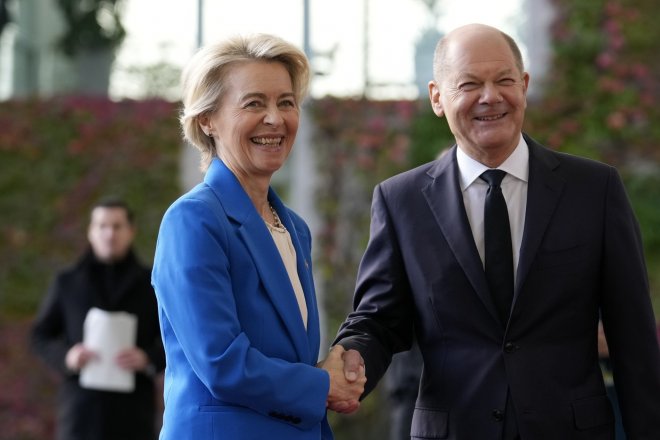 Ursula von der Leyenová a Olaf Scholz