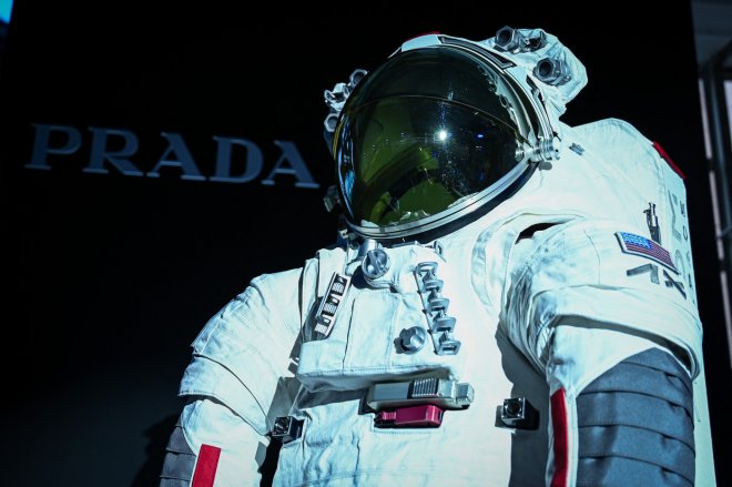 Astronauti poletí na Měsíc zřejmě ve skafandrech značky Prada