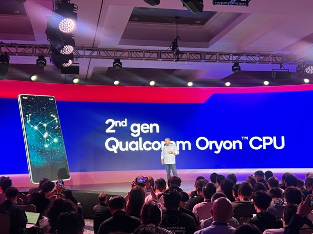 Generální ředitel společnosti Qualcomm Cristiano Amon představuje mobilní platformu s názvem Snapdragon 8 Elite