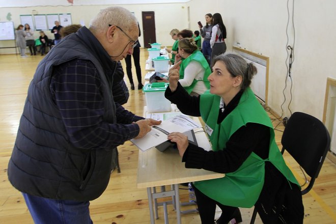 Oficiální výsledky voleb v Gruzii jsou prý statisticky nemožné