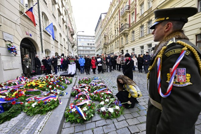 Česko si připomíná pád komunismu. Co řekli politici k 17. listopadu