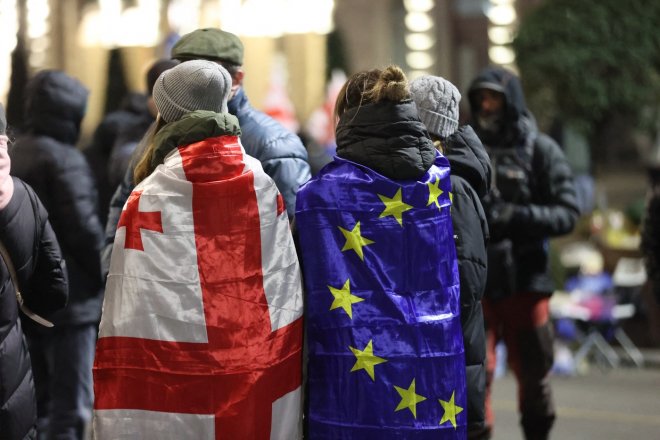 Demonstranti v Tbilisi