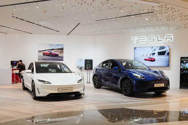 Tesla v prodejích překonala Audi