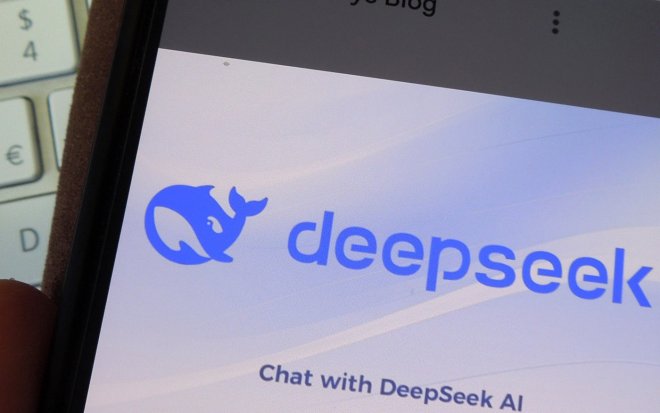 Čínský chatbot DeepSeek vyděsil investory. Zbytečně