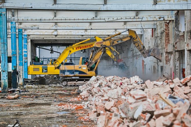 Demolice jedné z největších továrních hal takzvané ozubárny v areálu firmy Zetor Tractors v Brně