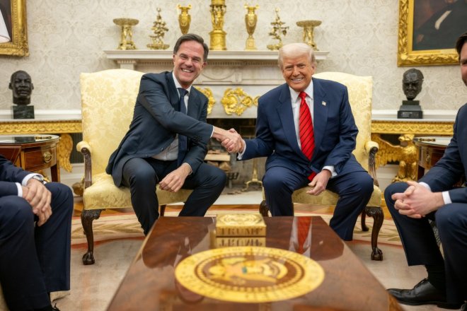 Šéf NATO Mark Rutte a americký prezident Donald Trump