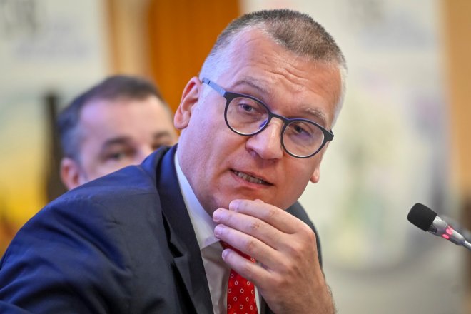 Bývalý viceguvernér ČNB Marek Mora bude od dubna náměstkem ministra financí Zbyňka Stanjury