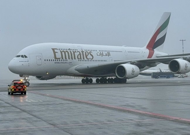 Obr je zpátky. Po 1717 dnech se do Prahy vrátil Airbus 380 v barvách Emirates