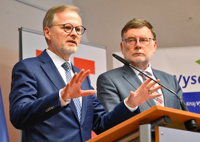 Předseda vlády Petr Fiala (ODS) a ministr financí Zbyněk Stanjura (ODS)