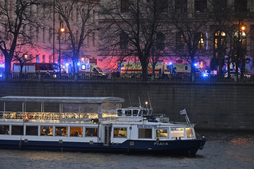 V pražské filozofické fakultě se střílelo, na místě jsou mrtví a zranění