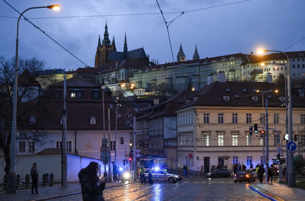 V pražské filozofické fakultě se střílelo, na místě jsou mrtví a zranění