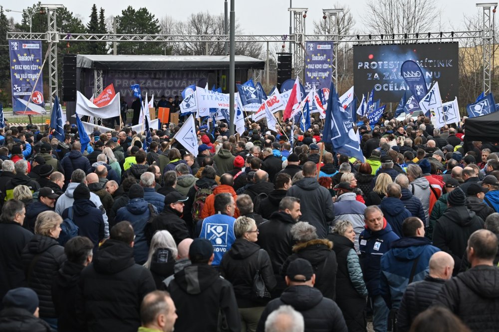 Na protest před Liberty Ostrava se sešly tisíce lidí