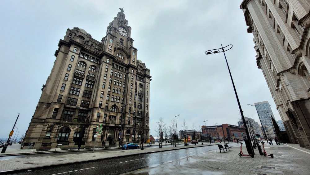 Royal Liver Building, která posloužila tvůrcům Batmana jako policejní ředitelství.