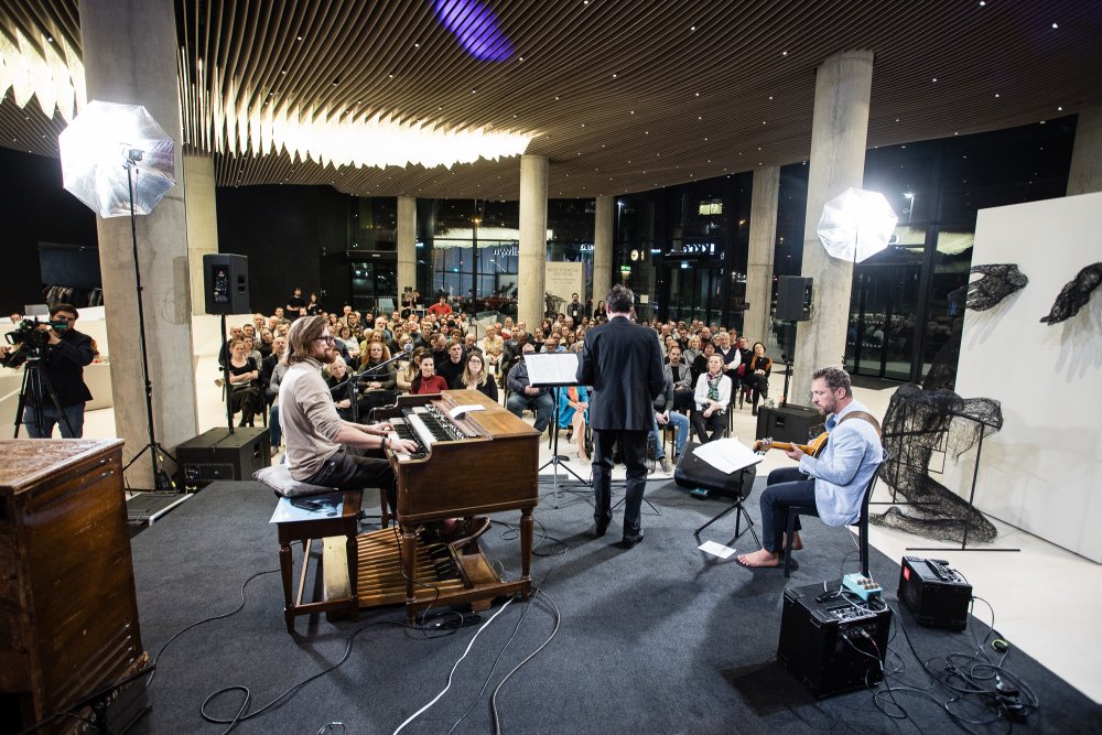 Ondřej Pivec a jeho Organic Trio (Libor Šmoldas, Jakub Doležal) - tentokrát v sestavě bez bicích. 