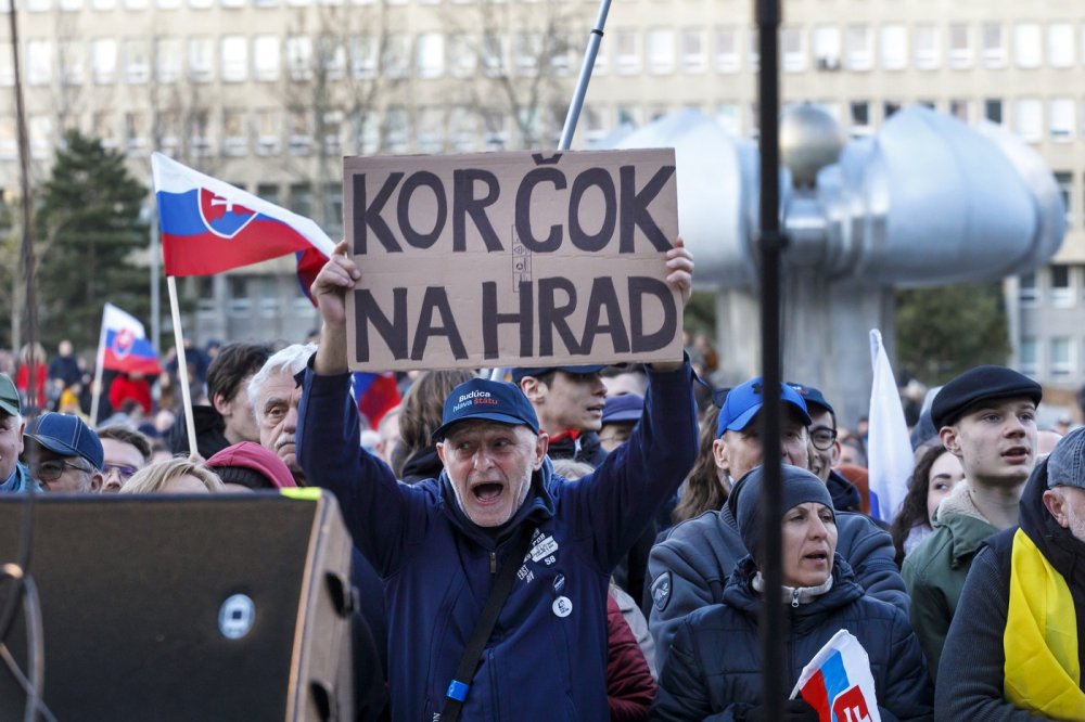 Korčok nebo Pellegrini? Slováci volí nového prezidenta