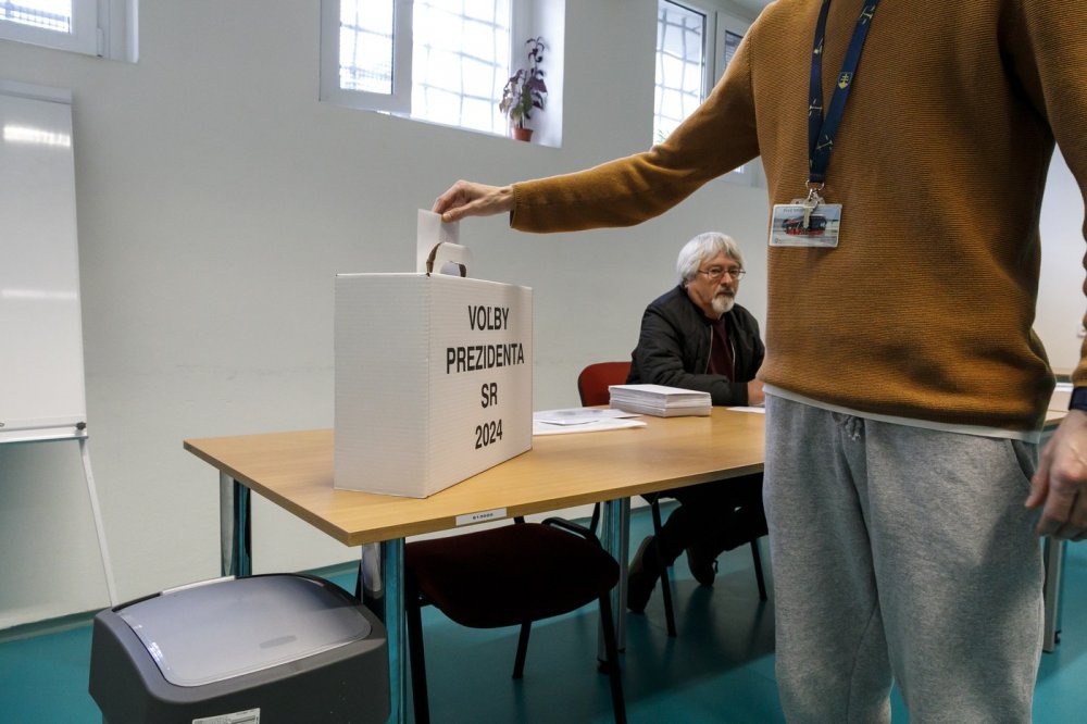 Korčok nebo Pellegrini? Slováci volí nového prezidenta