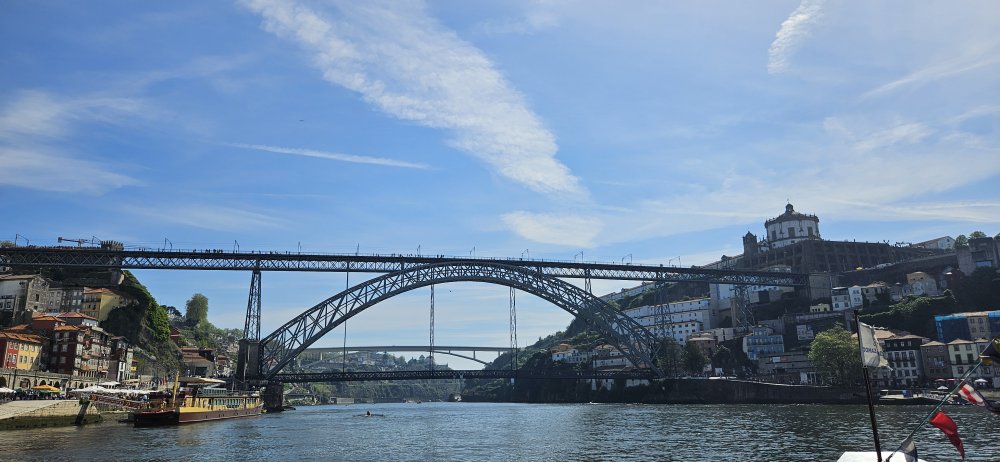 Ponte Dom Luiz I., - most, který se stal ikonou města, na přání krále Ludvíka v roce 1886 postavil Eiffelův žák Teófilo Seyrig. 