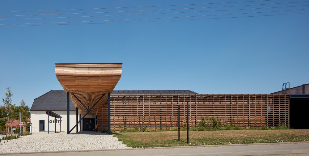 Architekti měli za úkol přidat suchý sklad lahví a winebar pro návštěvníky.