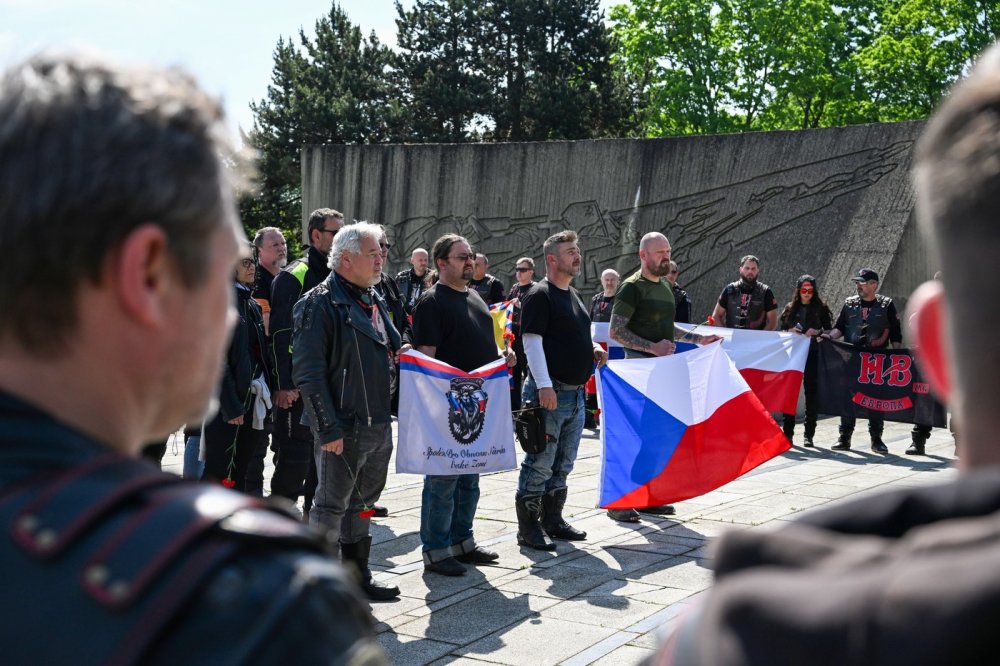 Motorkářská skupina Noční vlci v Brně