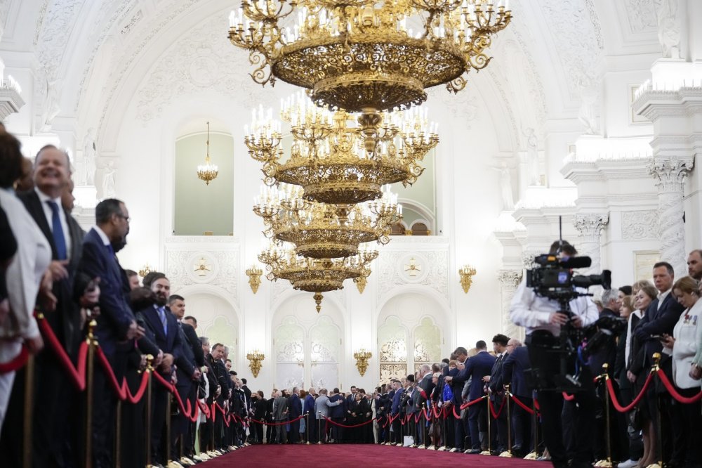 Putin v Kremlu složil přísahu a oficiálně se znovu ujal prezidentského úřadu