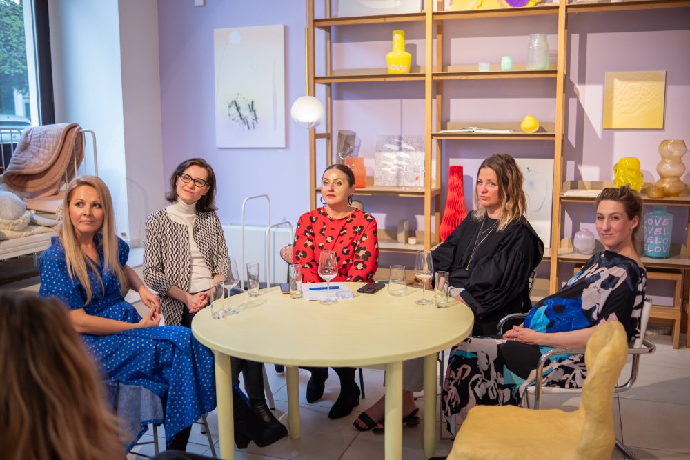 Alexandra Bízková, Michaela Juřenčáková, Elena Janota, Katarína Krajčovičová, Anna Pulkertová, Marcela Straková - Z klubového setkání „Ženy jako investorky do krásy“ Newstream Business Clubu českých a slovenských žen