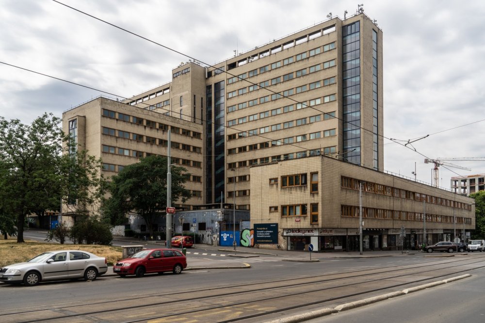 Dům Radost (od roku 2019), častěji nazývaný jako Dům odborových svazů, bývalý palác Všeobecného penzijního ústavu, je významná funkcionalistická stavba, která se nalézá v Praze na Žižkově.