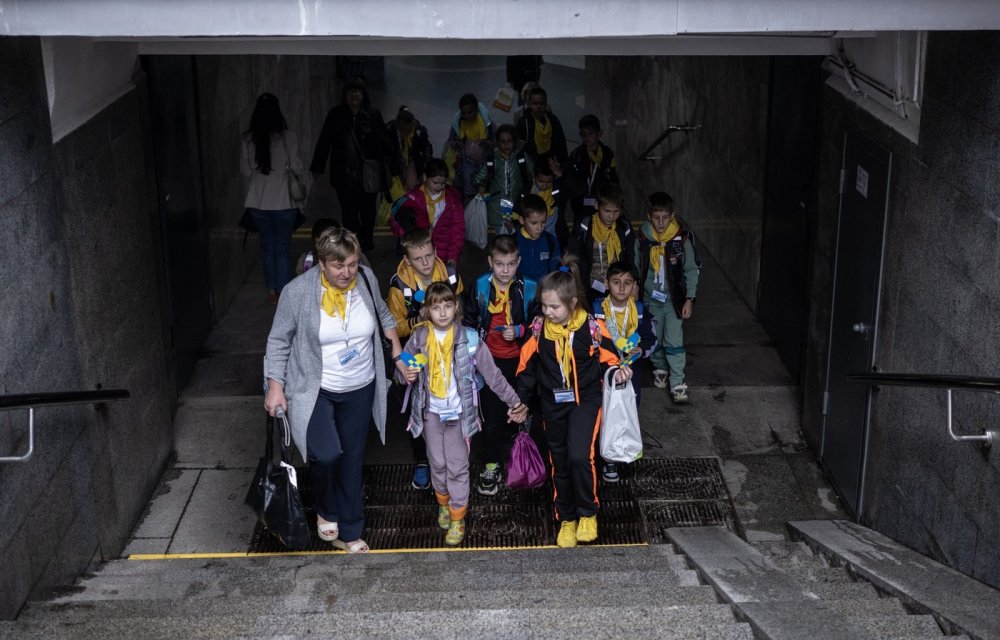 Škola se pro děti v Charkově přesunula do prostor místního metra