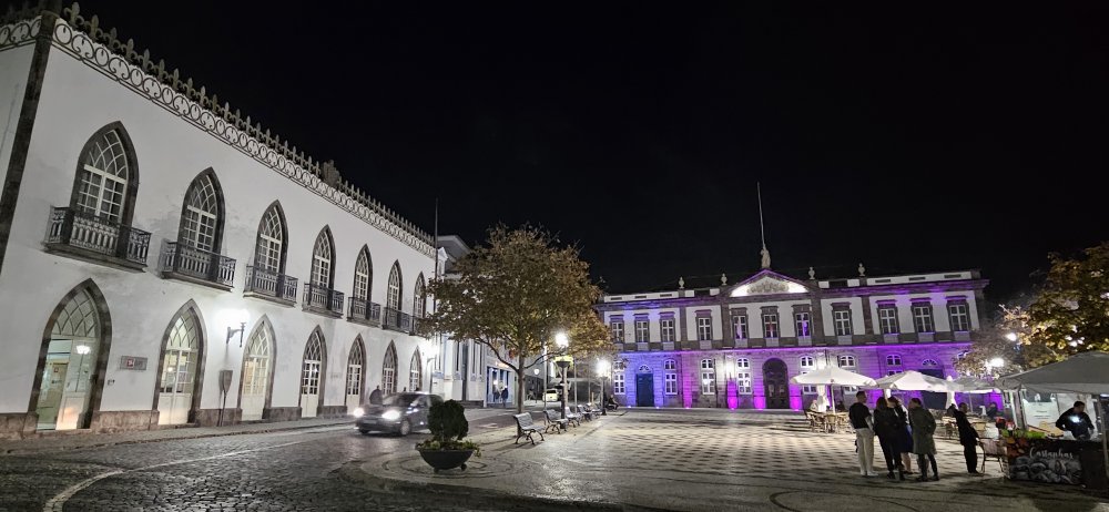 Angra do Heroísmo - hlavní náměstí Praca Velha s radnicí