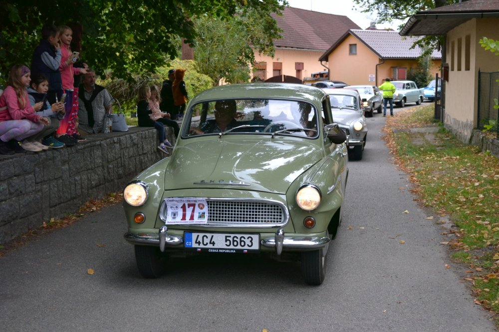 Největší zájem je o české značky Škoda, Praga nebo Aero.