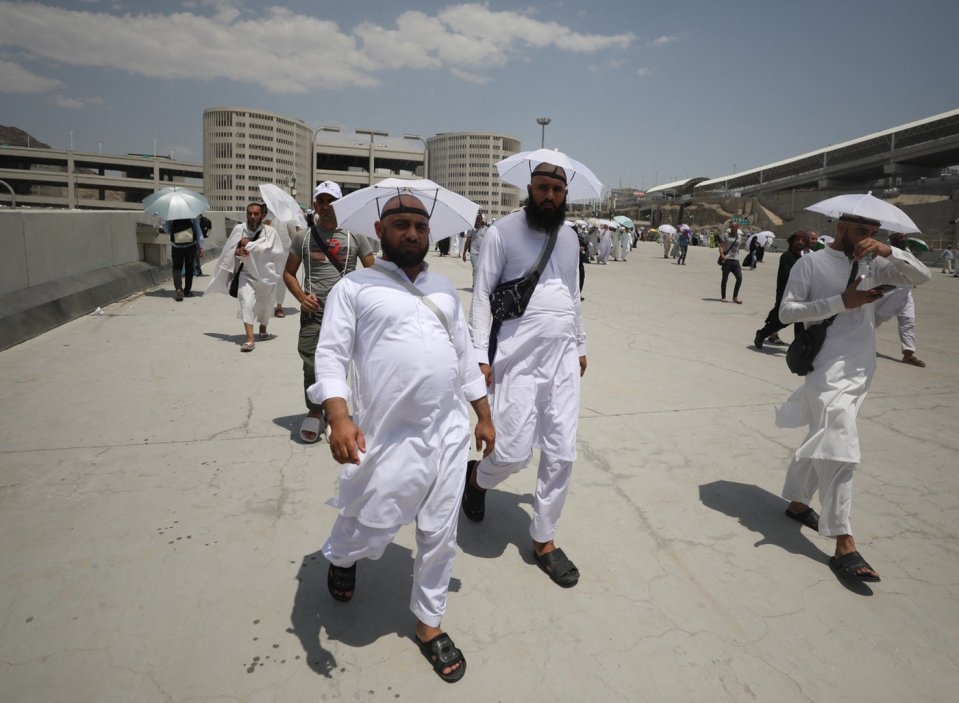 Při letošní velké muslimské pouti do Mekky hadždž zemřelo několik set lidí