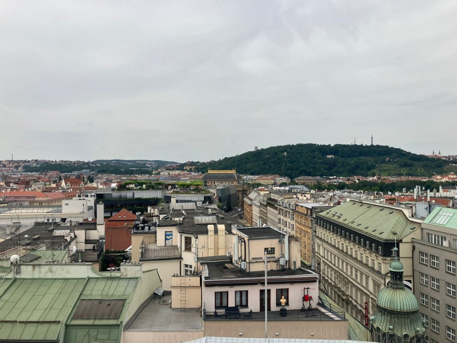 Právě výhled ze střechy Máje je důvodem, proč zde nevznikly kanceláře.