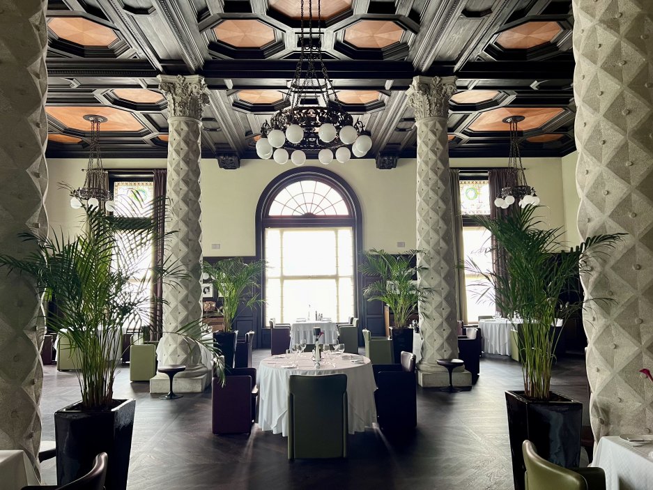 Restaurant Sophia v původním hotelovém lobby