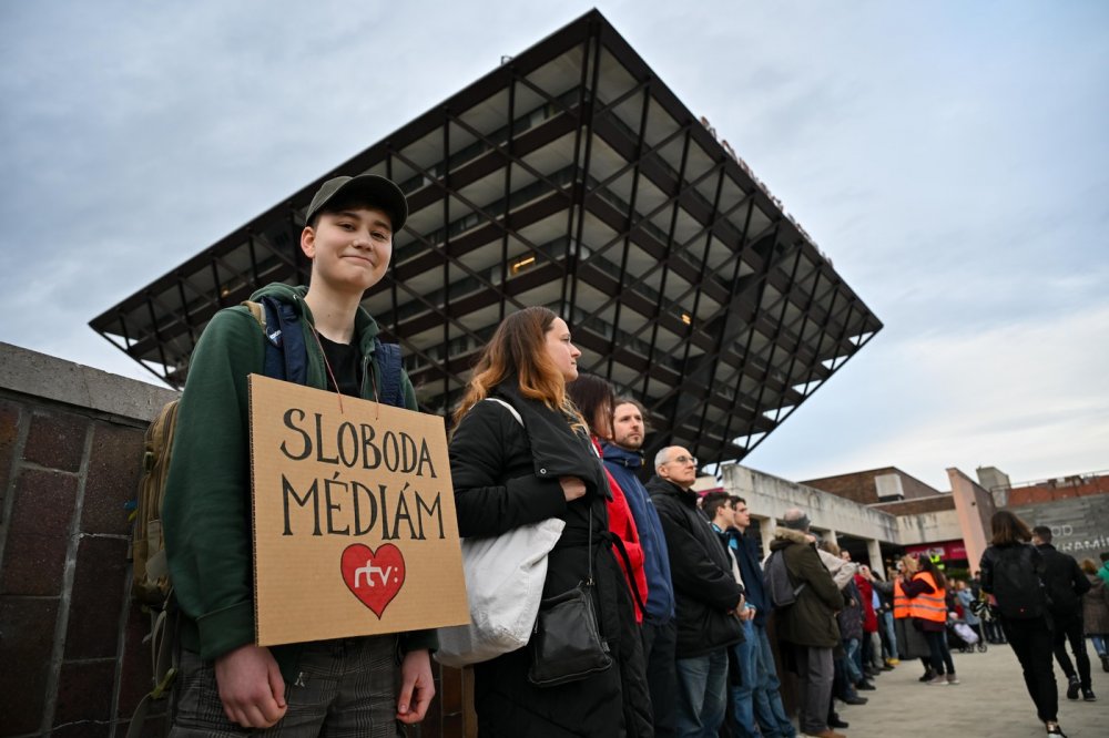 Protesty proti zákonu o veřejnoprávní televizi a rozhlasu v Bratislavě