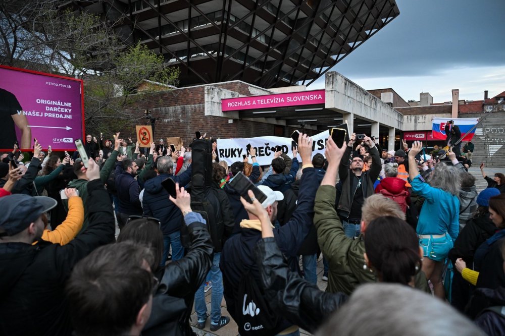 Protesty proti zákonu o veřejnoprávní televizi a rozhlasu v Bratislavě