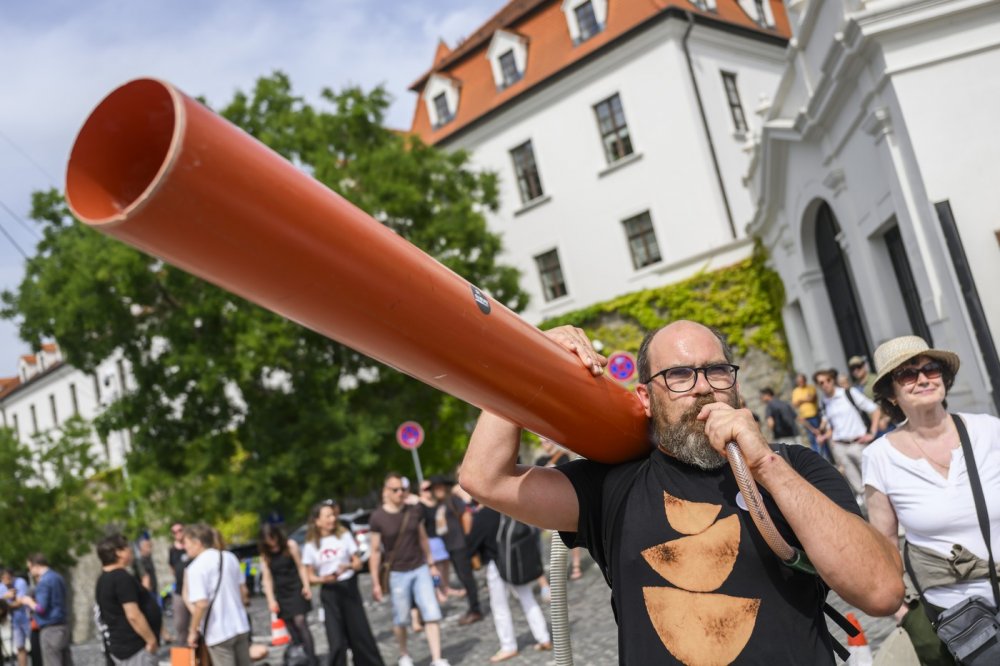 Protesty proti zákonu o veřejnoprávní televizi a rozhlasu v Bratislavě