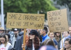 Protesty proti zákonu o veřejnoprávní televizi a rozhlasu v Bratislavě