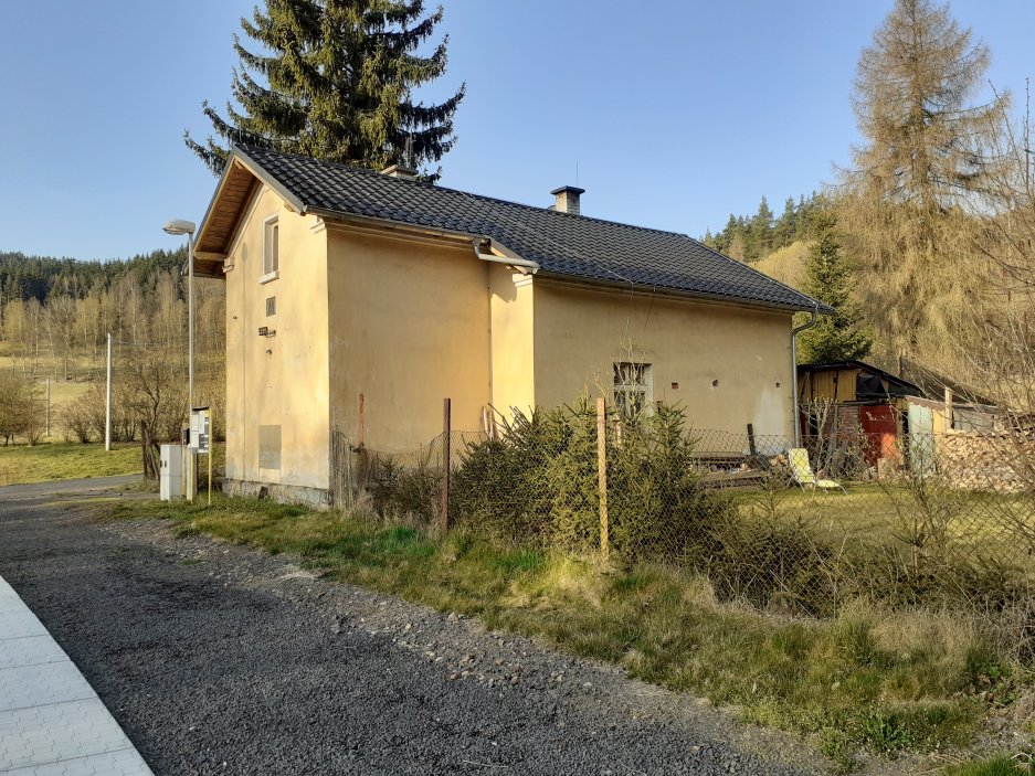 Bývalý drážní domek bylo postaven v roce 1898.