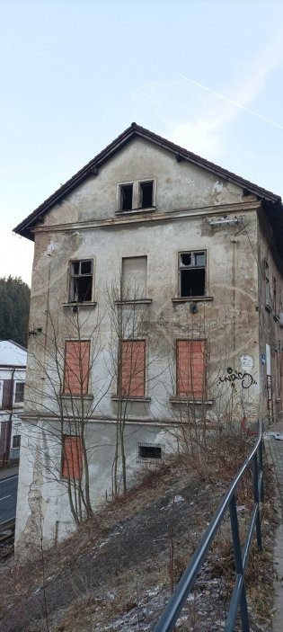 Uvedení budovy do uživatelného stavu se neobejde bez rozsáhlé rekonstrukce. Z tohoto důvodu Město Jablonec nad Nisou deklarovalo nezájem o převod uvedeného majetku. 