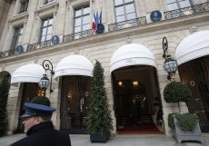 V hotelu Ritz Paris si host musí za nocleh připravit až 70 tisíc dolarů