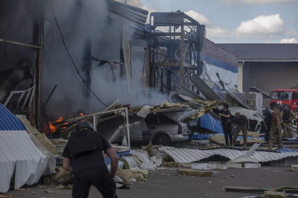 Ruský útok na supermarket v ukrajinské Kosťantynivce