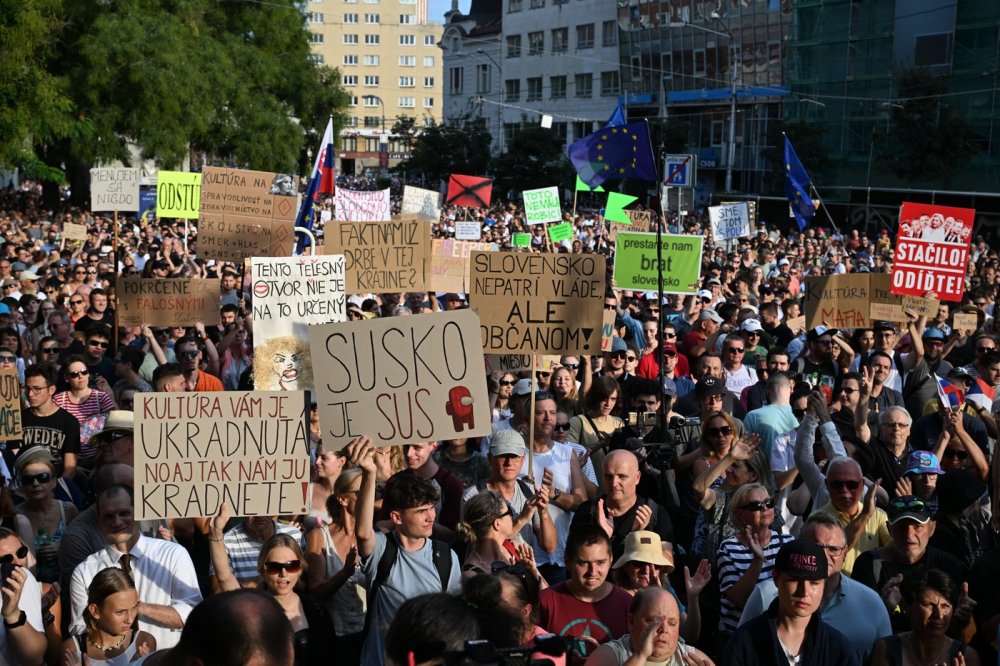 Protivládní protest v Bratislavě